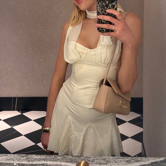 White Fox Boutique Match Maker Bustier & Mini Skirt SET - Picture 7 of 8